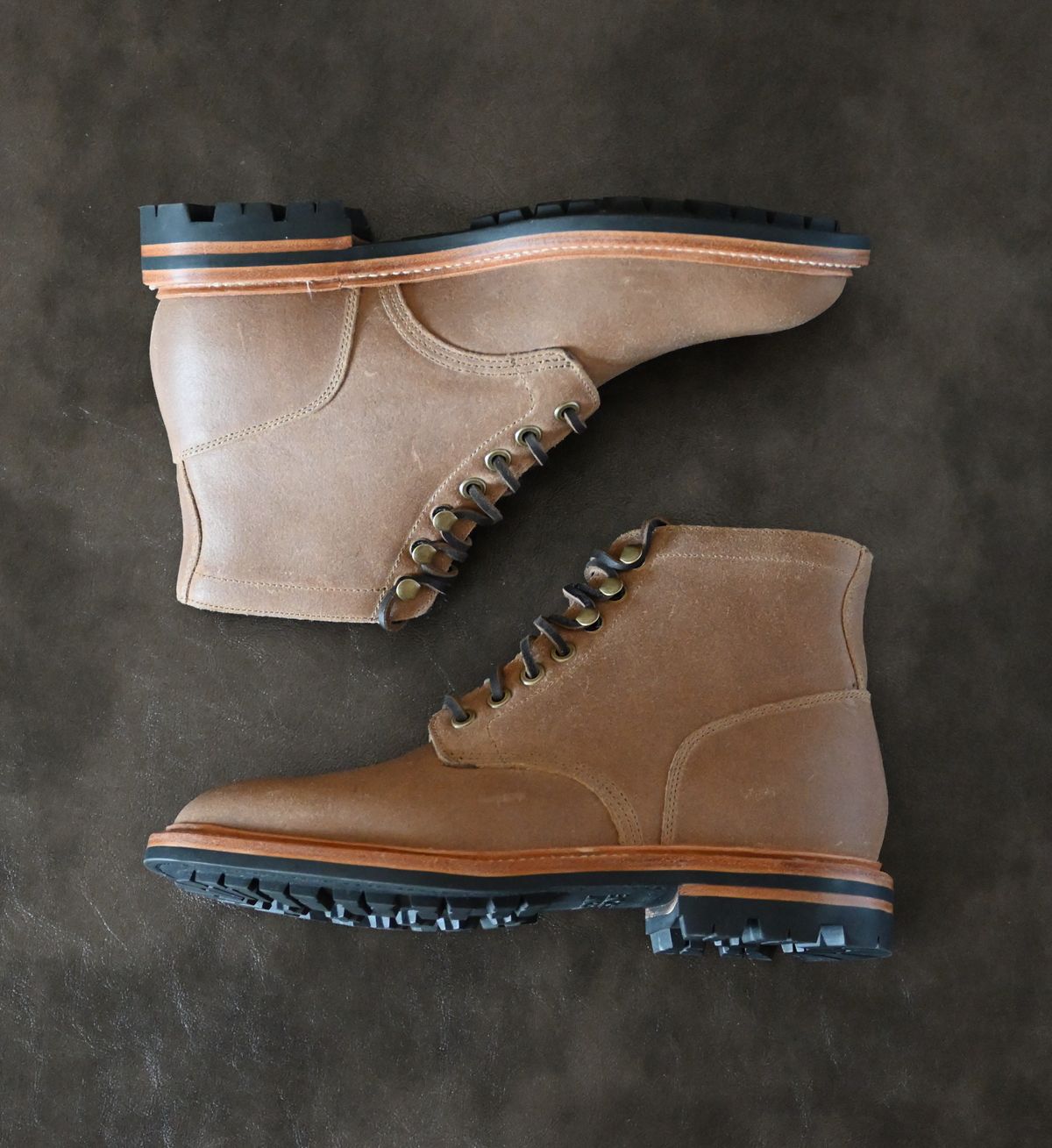 Photo by vasuki_design on October 2, 2022 of the Grant Stone Diesel Boot in C.F. Stead Natural Waxy Commander Suede.