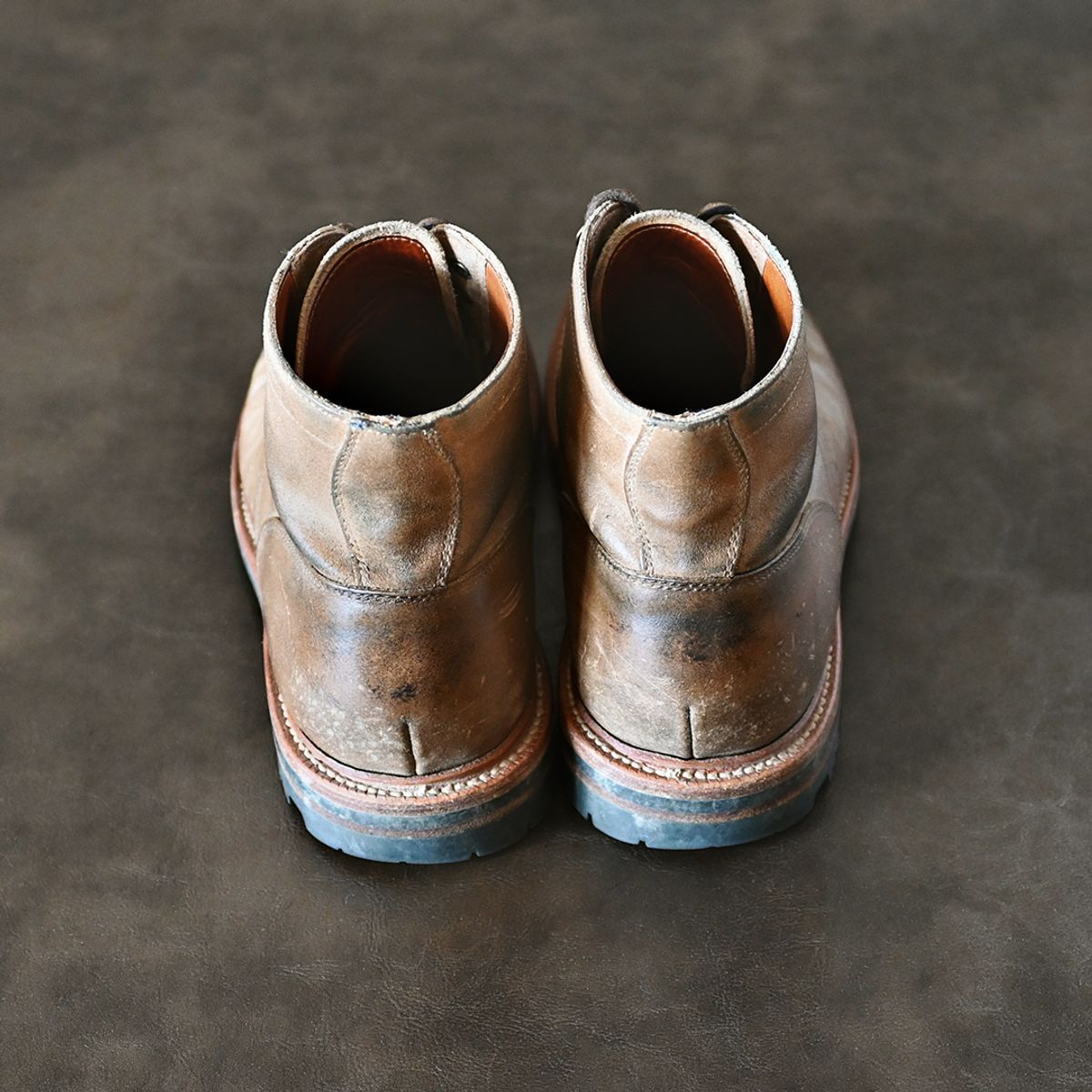 Photo by vasuki_design on April 1, 2023 of the Grant Stone Diesel Boot in C.F. Stead Natural Waxy Commander Suede.