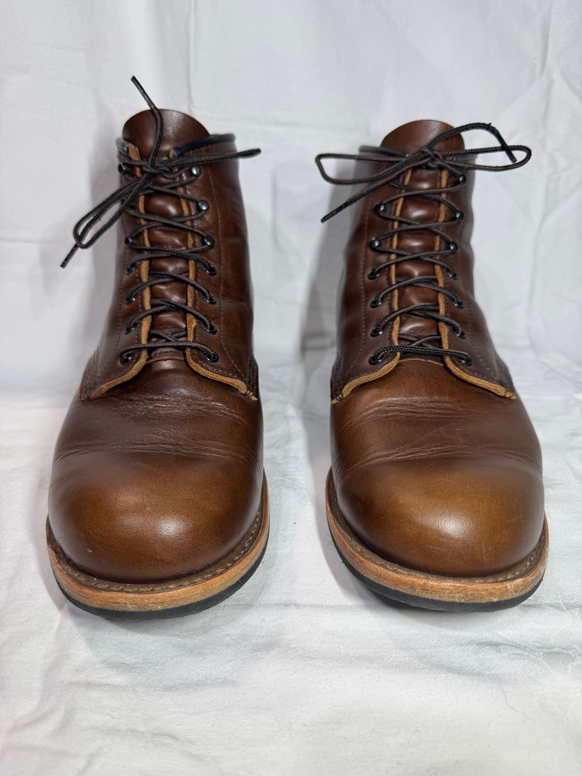 Photo by nasnurse on December 6, 2024 of the Red Wing Beckman in S.B. Foot Cigar Excalibur.