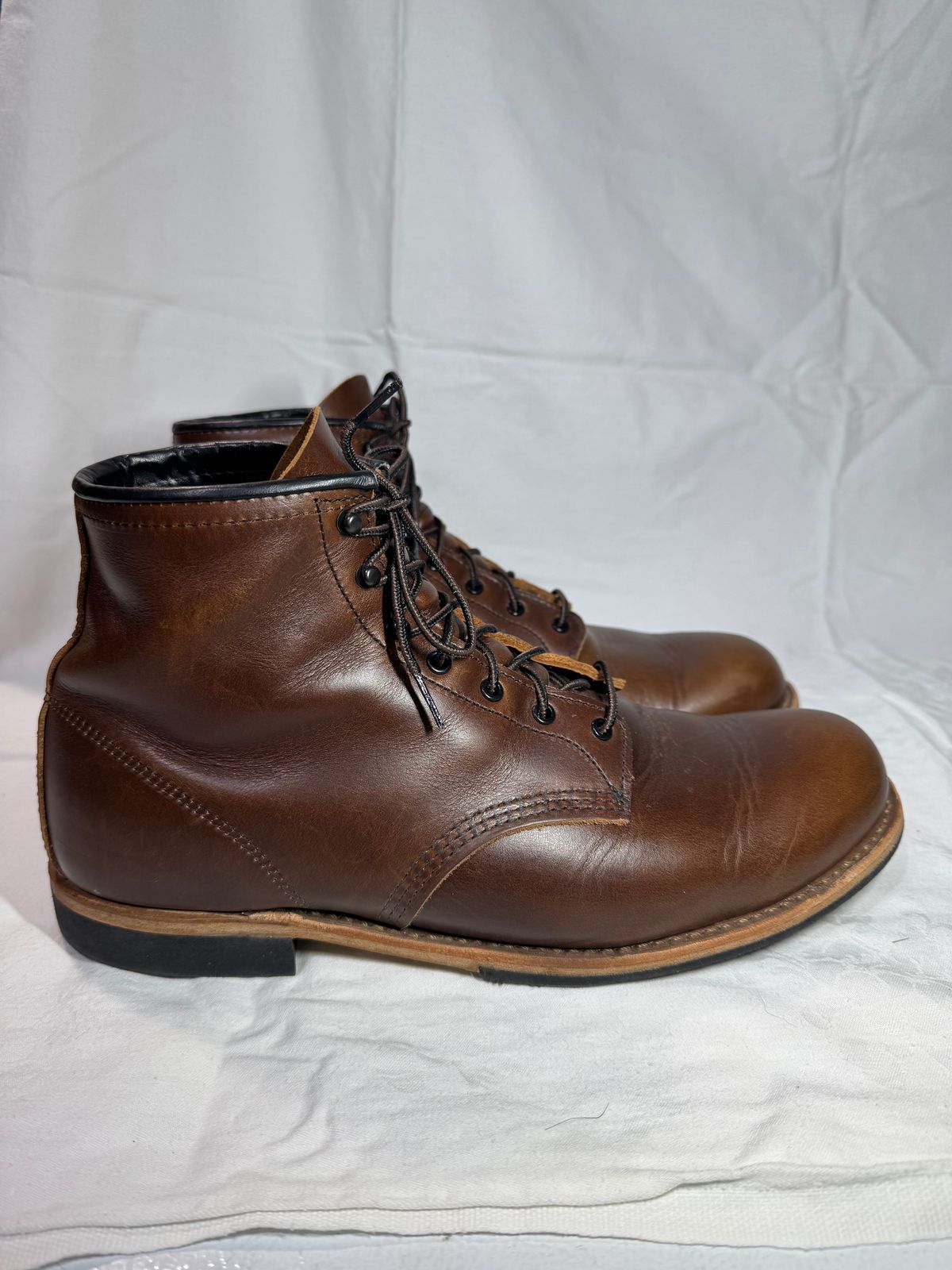 Photo by nasnurse on December 6, 2024 of the Red Wing Beckman in S.B. Foot Cigar Excalibur.