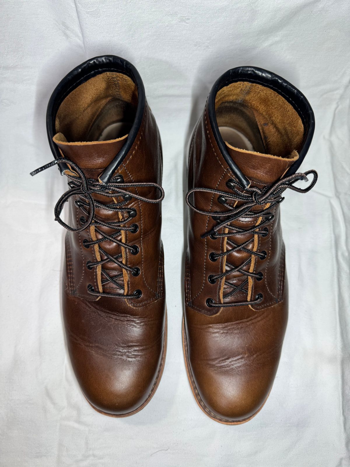 Photo by nasnurse on December 6, 2024 of the Red Wing Beckman in S.B. Foot Cigar Excalibur.