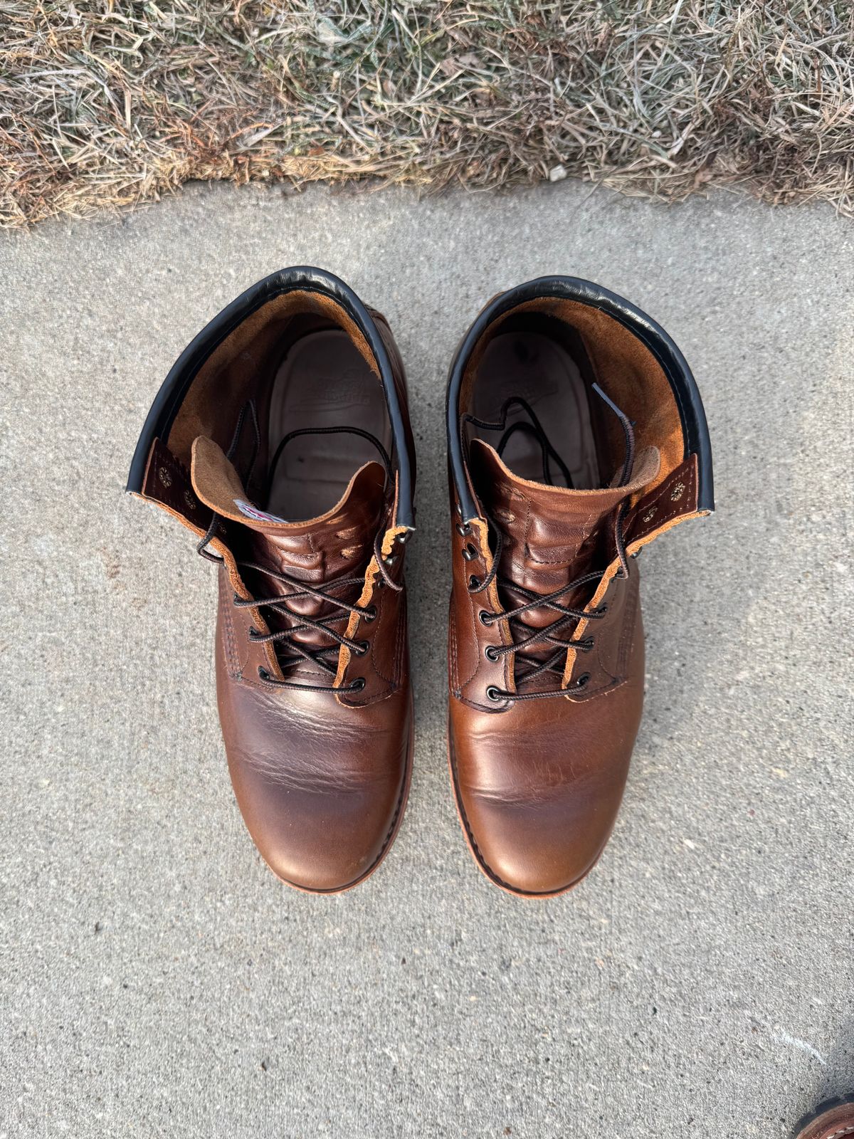 Photo by nasnurse on January 4, 2025 of the Red Wing Beckman in S.B. Foot Cigar Excalibur.