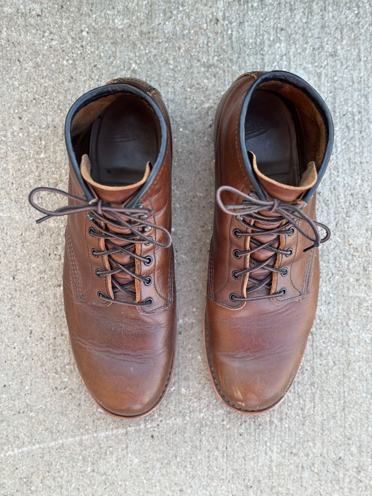 Photo by nasnurse on April 5, 2025 of the Red Wing Beckman in S.B. Foot Cigar Excalibur.