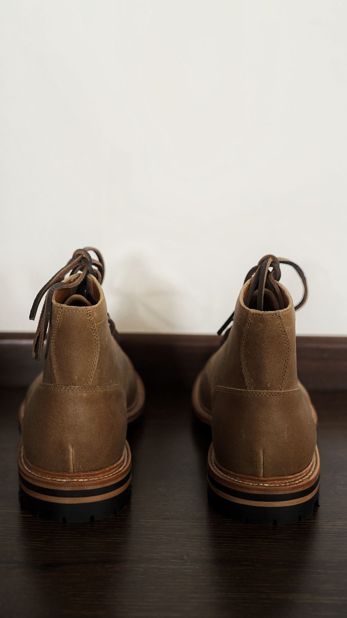 Photo by agogo on October 1, 2022 of the Grant Stone Diesel Boot in C.F. Stead Natural Waxy Commander Suede.
