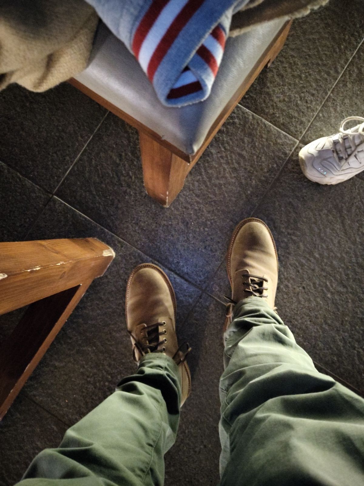 Photo by agogo on February 2, 2023 of the Grant Stone Diesel Boot in C.F. Stead Natural Waxy Commander Suede.