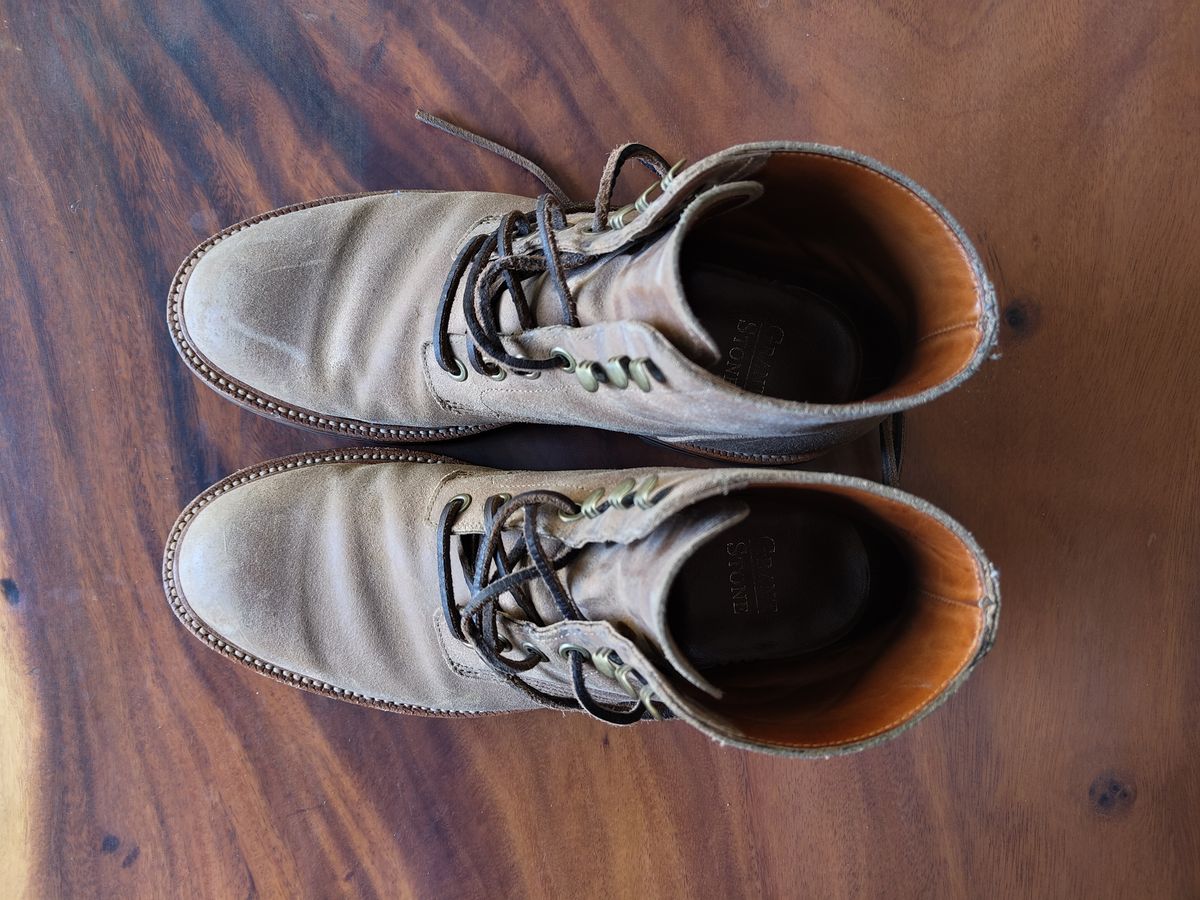Photo by agogo on February 2, 2023 of the Grant Stone Diesel Boot in C.F. Stead Natural Waxy Commander Suede.
