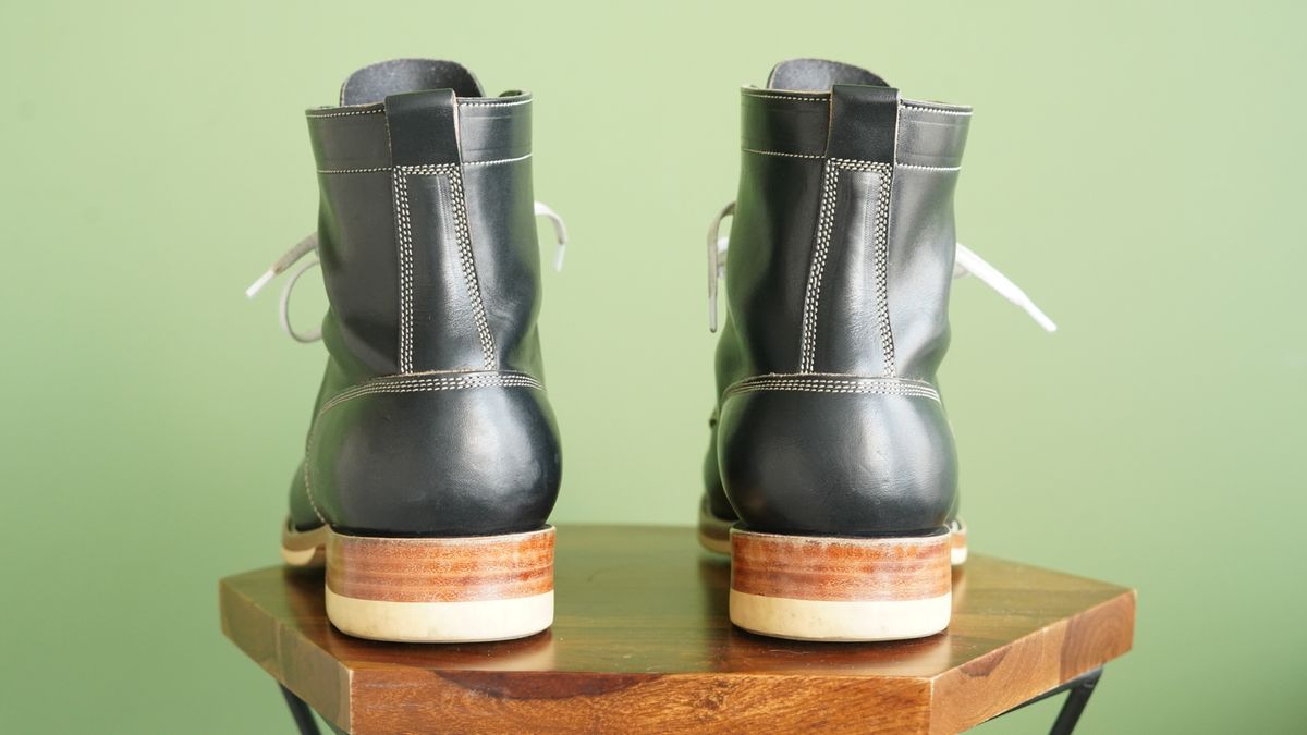 Photo by agogo on November 5, 2023 of the Onderhoud MC01 Moc Toe Boot in Wickett & Craig Black Traditional Harness.