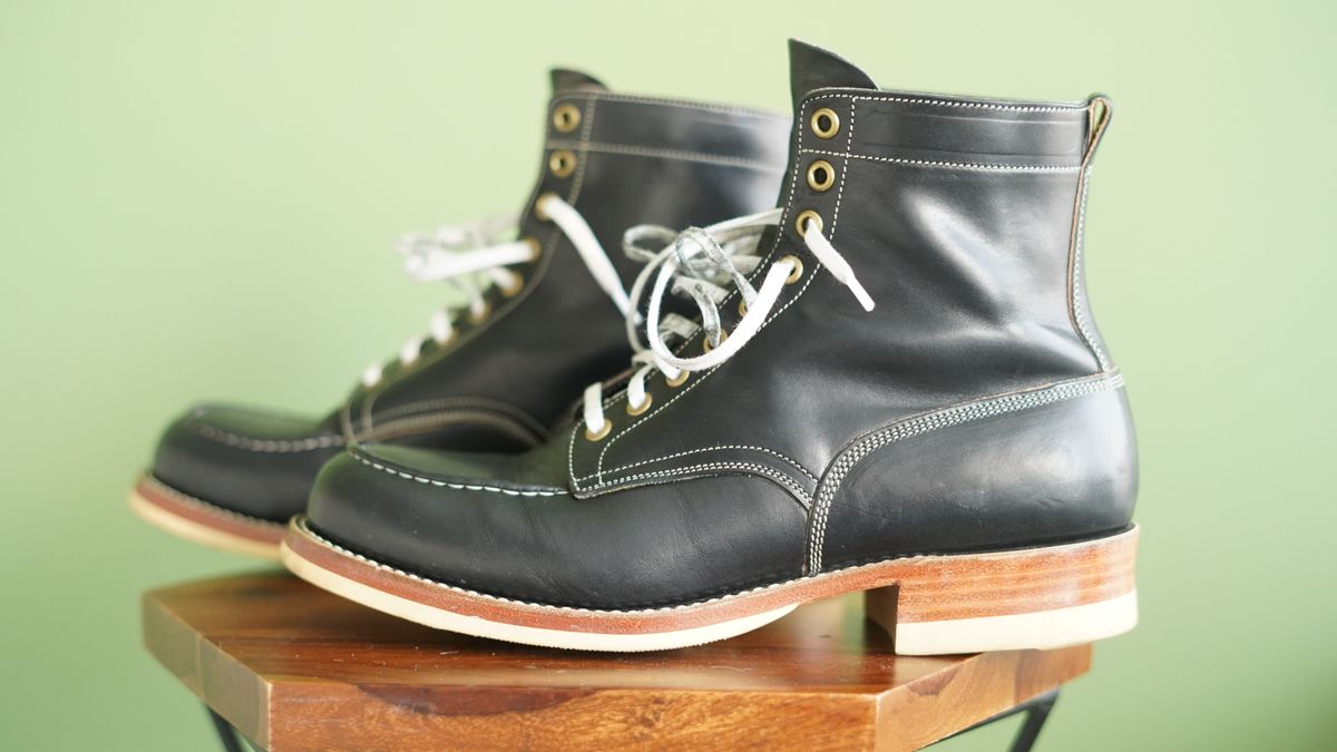 Photo by agogo on November 5, 2023 of the Onderhoud MC01 Moc Toe Boot in Wickett & Craig Black Traditional Harness.