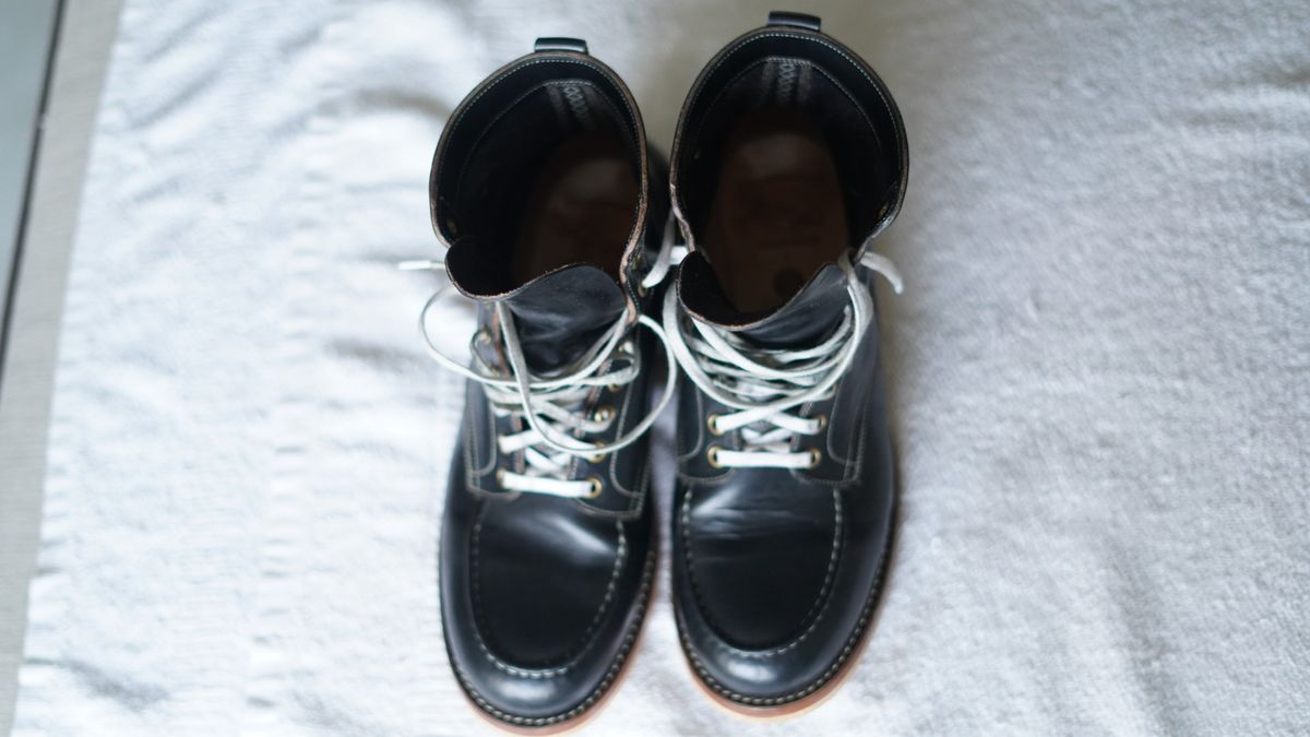 Photo by agogo on January 4, 2024 of the Onderhoud MC01 Moc Toe Boot in Wickett & Craig Black Traditional Harness.