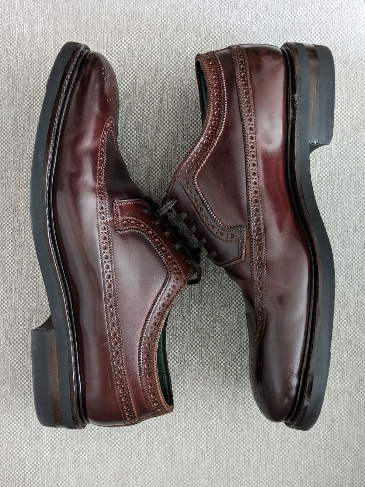 Photo by thereluctantshoemaker on February 2, 2023 of the Bridlen Unlisted Model in Unlisted Leather.