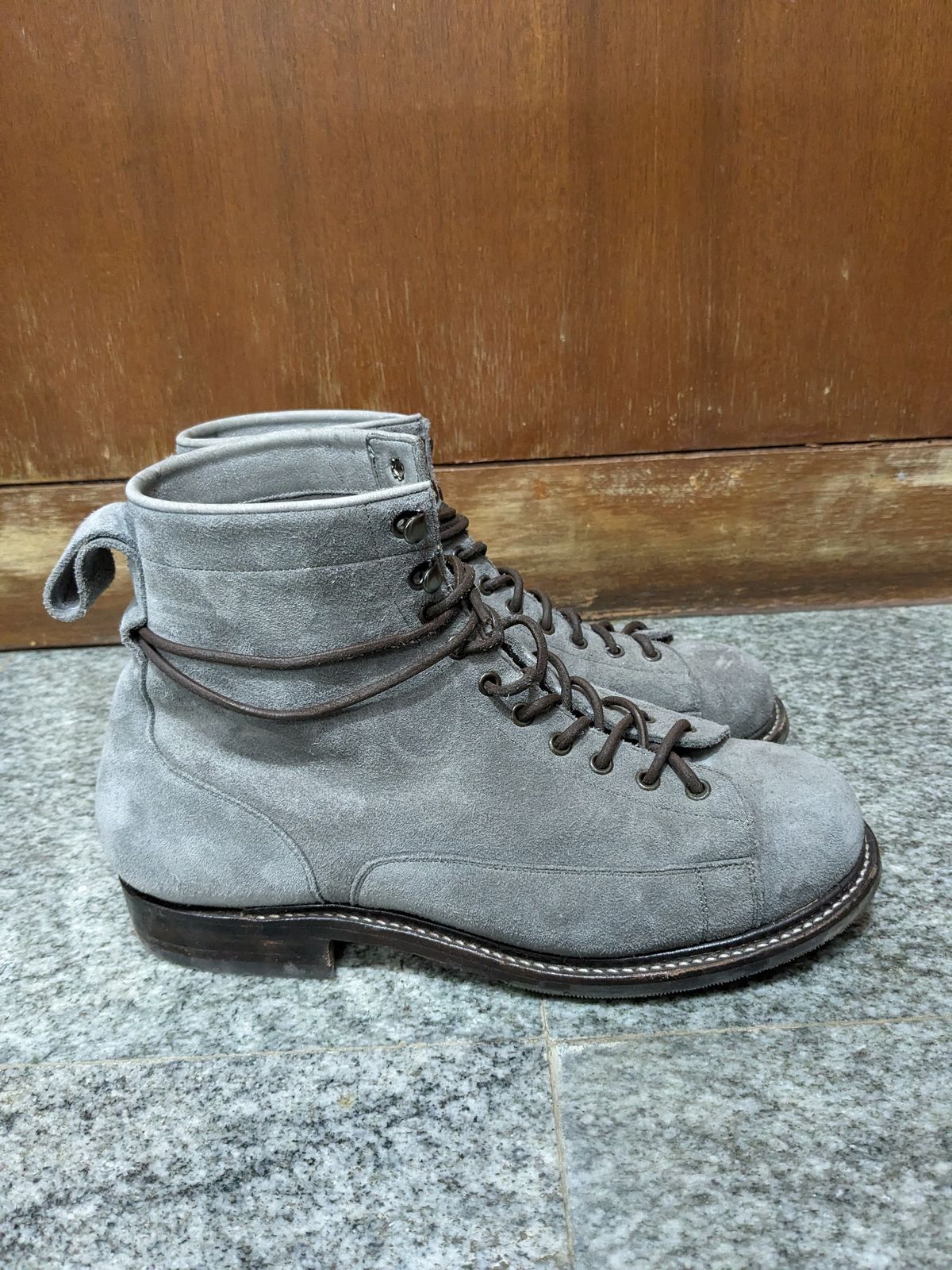 Photo by thereluctantshoemaker on February 5, 2024 of the Bridlen Monkey Boot in C.F. Stead Baltic Kudu Reverse.