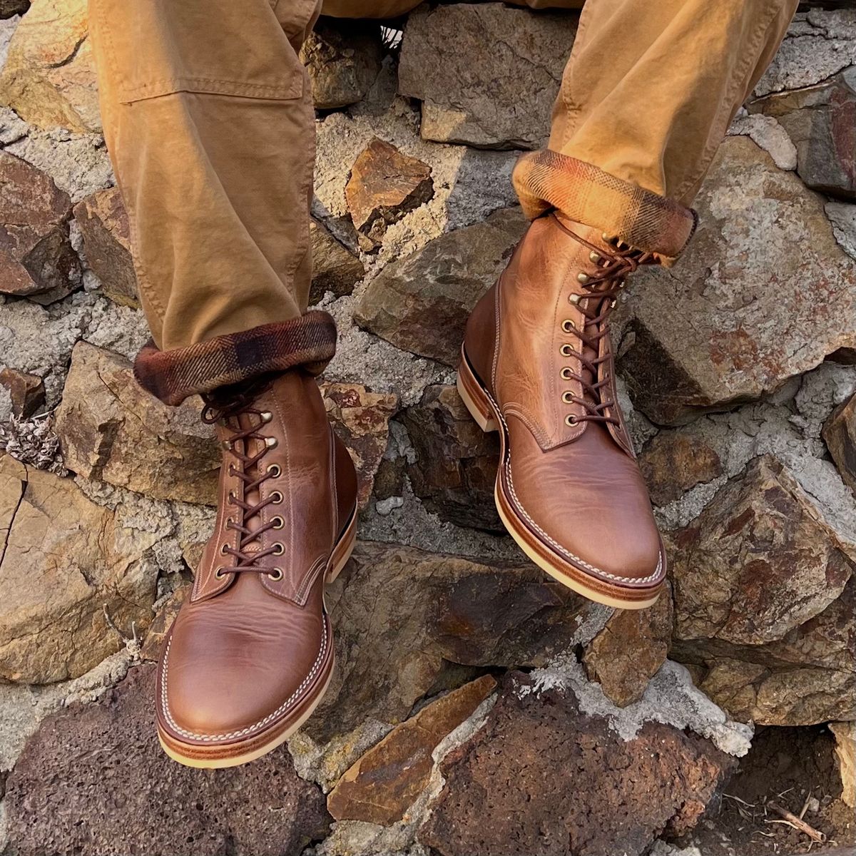 Photo by motrix on November 8, 2022 of the Onderhoud SVC02 Packer Boot in Horween Natural Chromexcel.