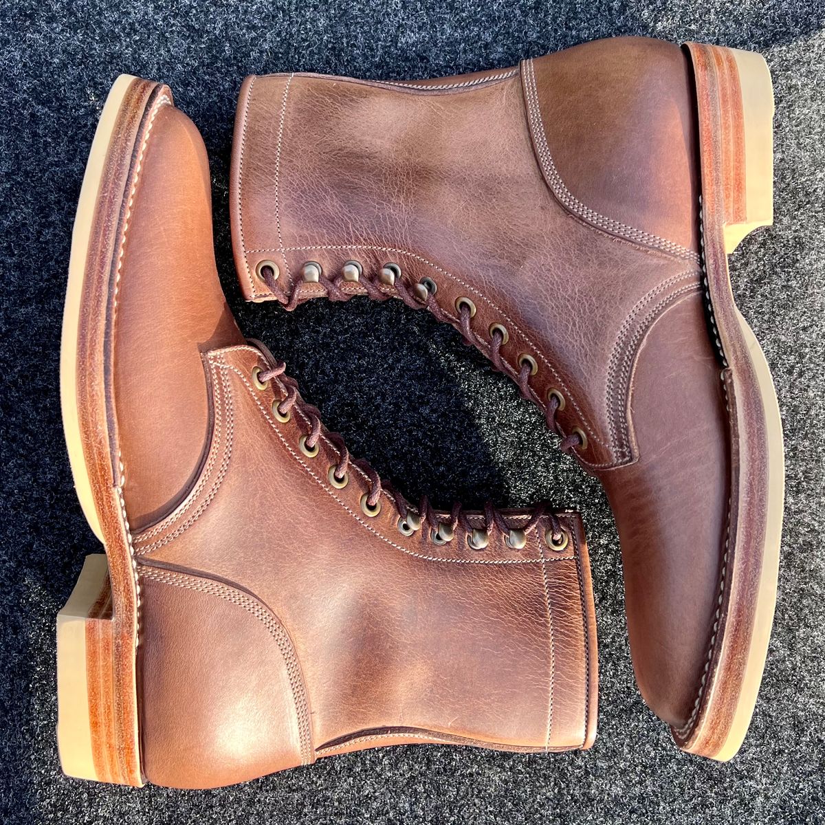 Photo by motrix on November 8, 2022 of the Onderhoud SVC02 Packer Boot in Horween Natural Chromexcel.
