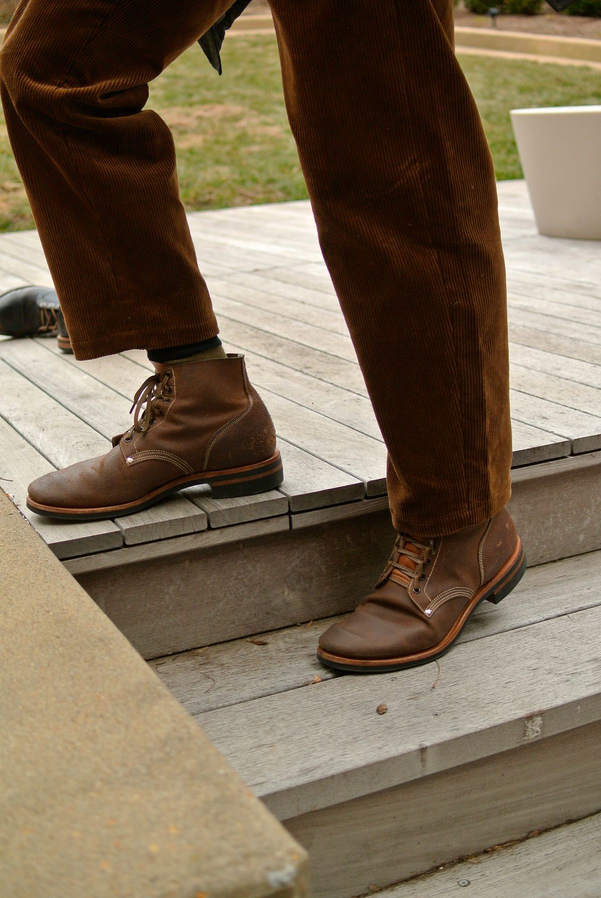 Photo by Behethan on February 4, 2023 of the Viberg Boondocker in Horween Marine Field Roughout.