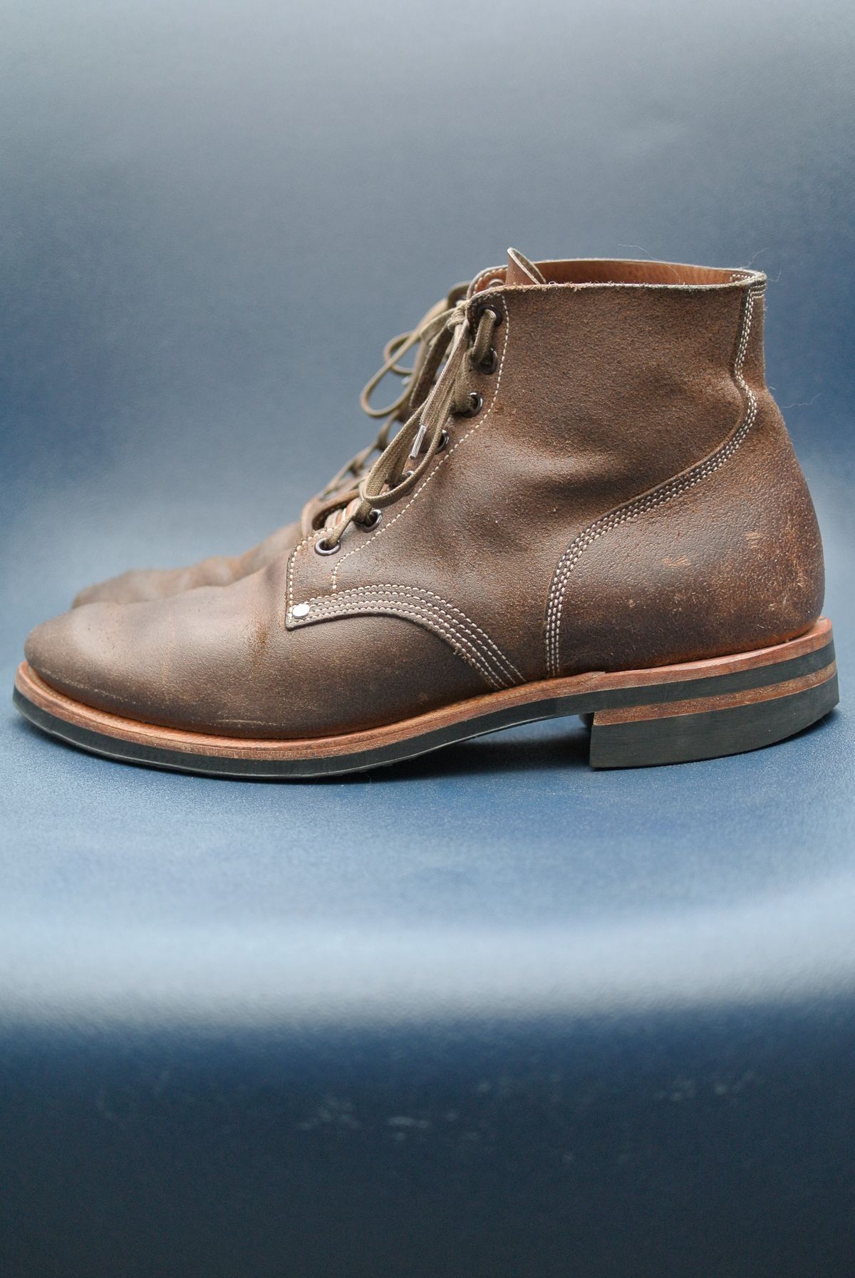 Photo by Behethan on February 4, 2023 of the Viberg Boondocker in Horween Marine Field Roughout.