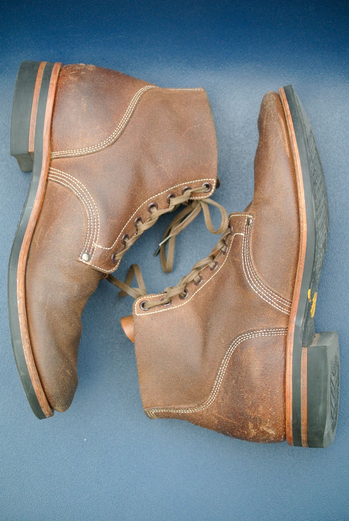 Photo by Behethan on February 4, 2023 of the Viberg Boondocker in Horween Marine Field Roughout.