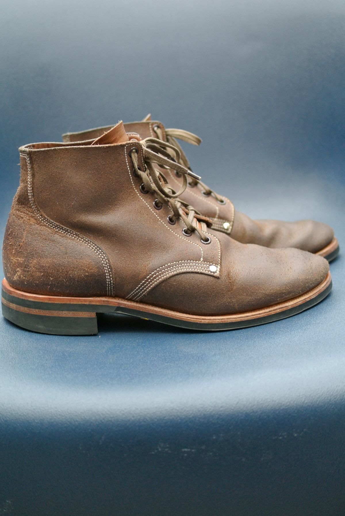 Photo by Behethan on February 4, 2023 of the Viberg Boondocker in Horween Marine Field Roughout.