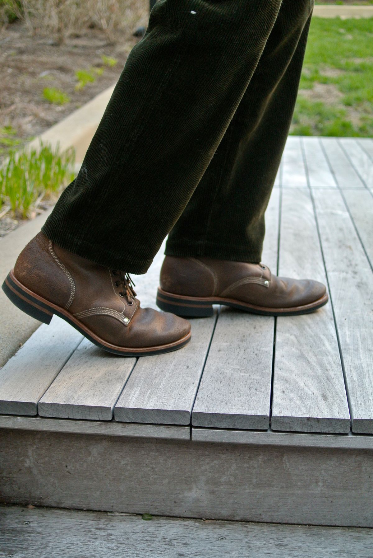 Photo by Behethan on March 4, 2023 of the Viberg Boondocker in Horween Marine Field Roughout.