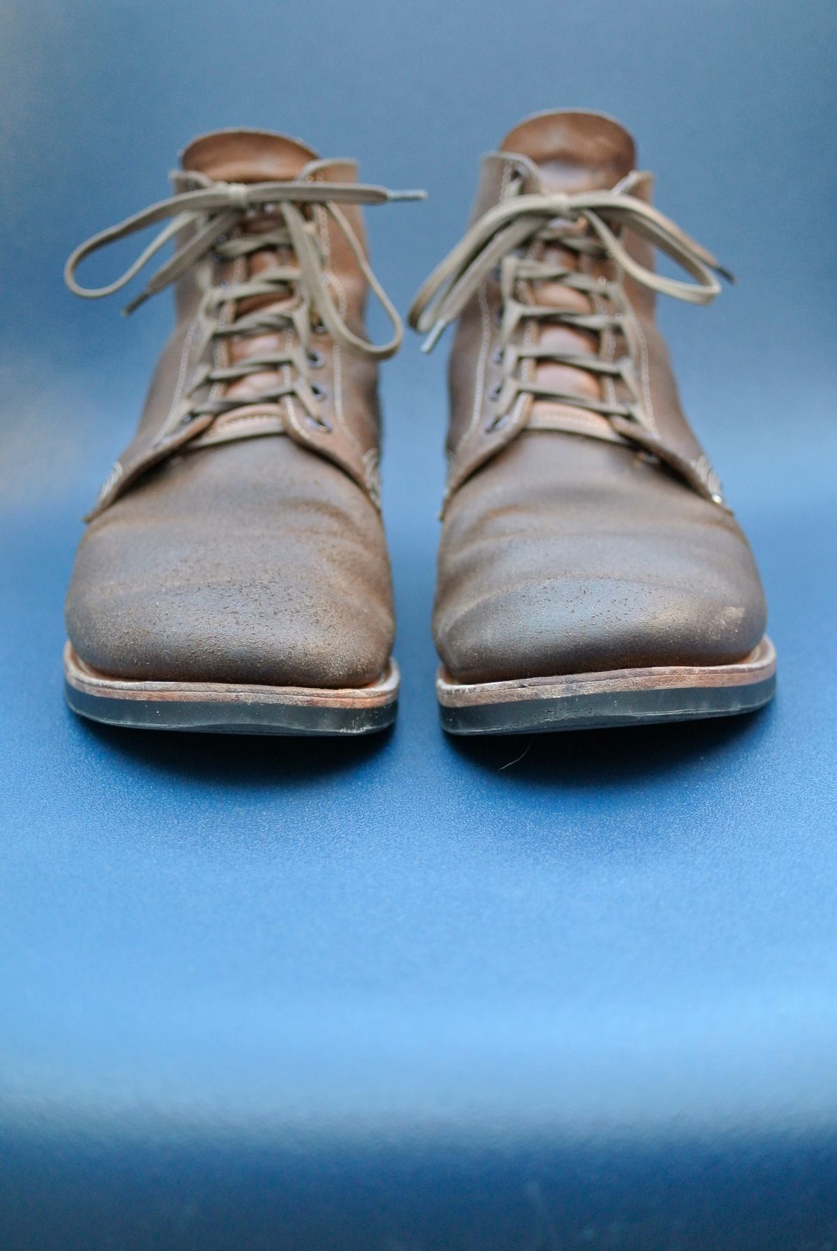 Photo by Behethan on March 4, 2023 of the Viberg Boondocker in Horween Marine Field Roughout.