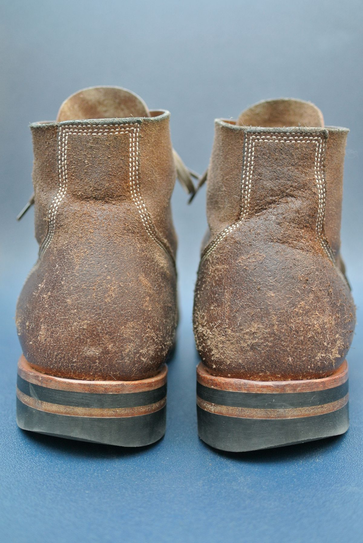 Photo by Behethan on April 2, 2023 of the Viberg Boondocker in Horween Marine Field Roughout.