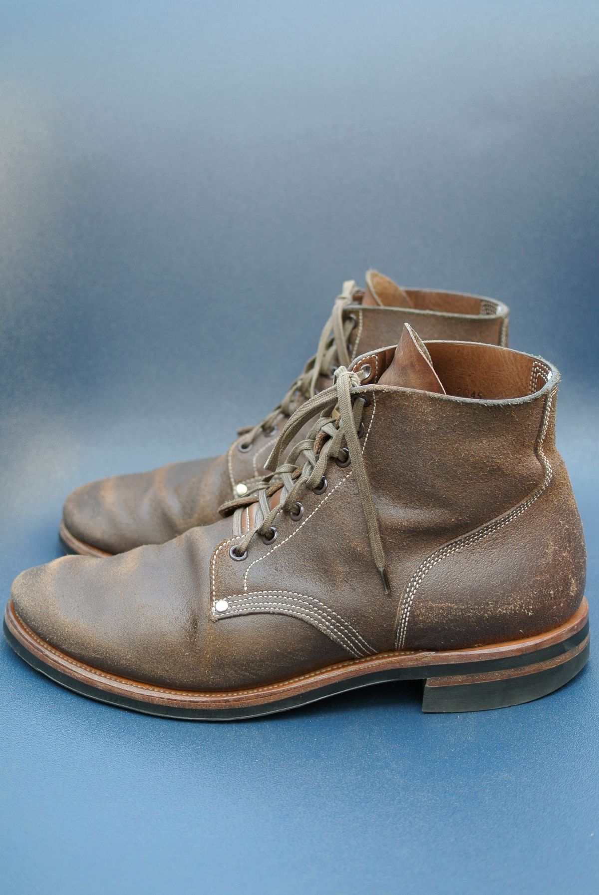 Photo by Behethan on April 2, 2023 of the Viberg Boondocker in Horween Marine Field Roughout.