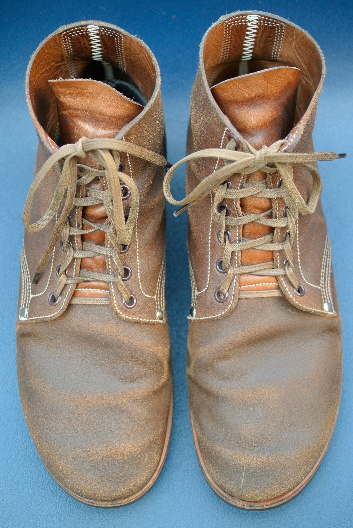 Photo by Behethan on April 2, 2023 of the Viberg Boondocker in Horween Marine Field Roughout.