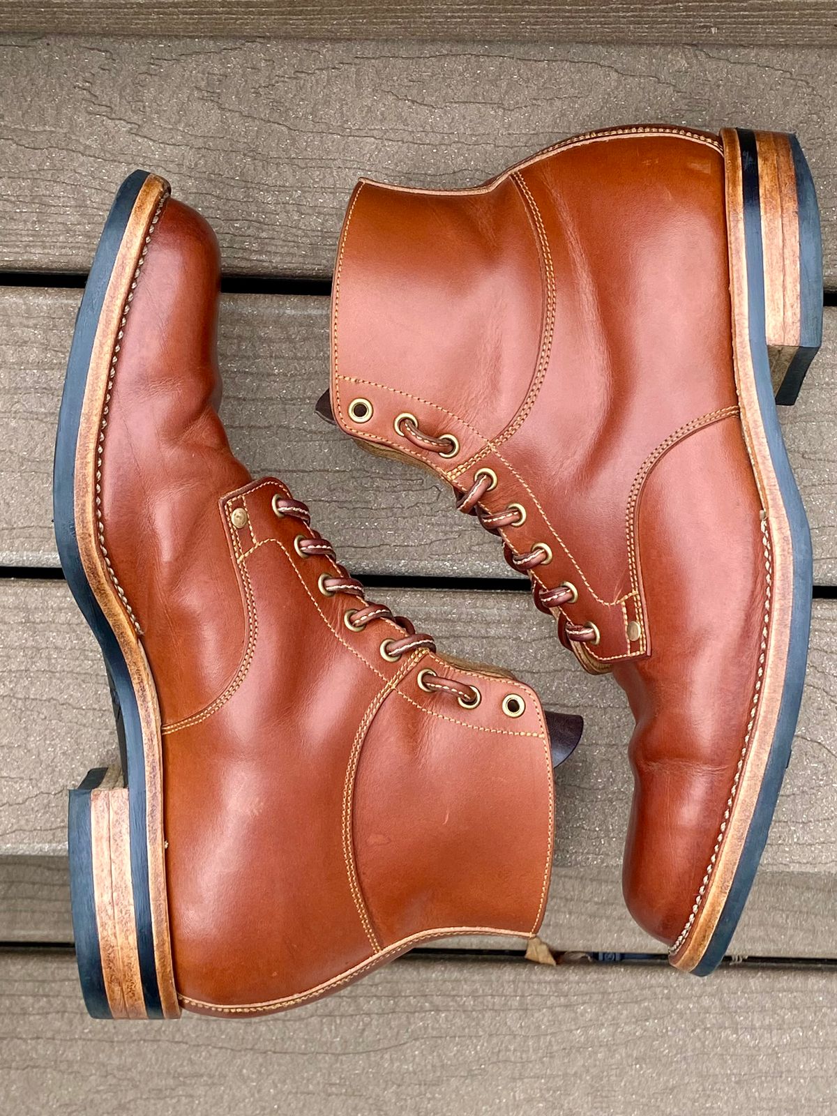 Photo by Behethan on April 5, 2024 of the Østmo Type I in Spanish Veg Tan.