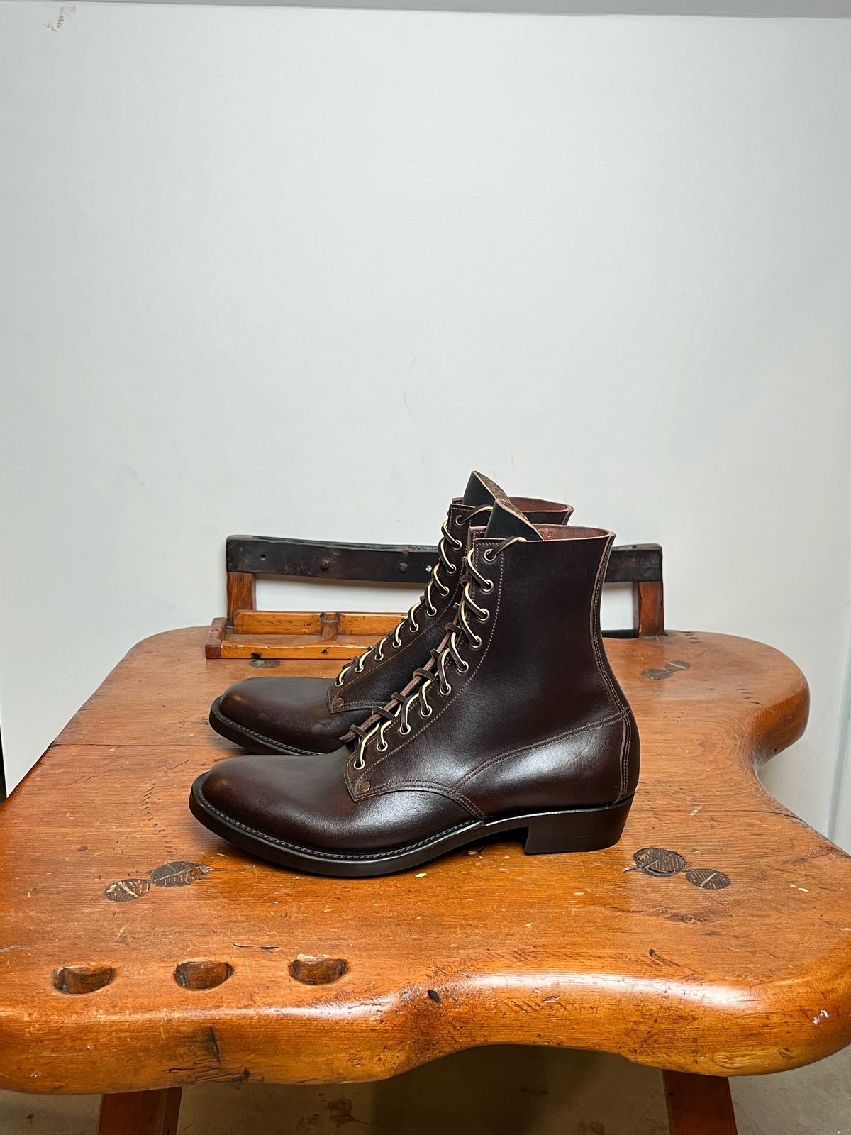 Photo by Behethan on October 1, 2024 of the NF Bootmaker Belmont Boot in Horween Brown Courtland Chromexcel.