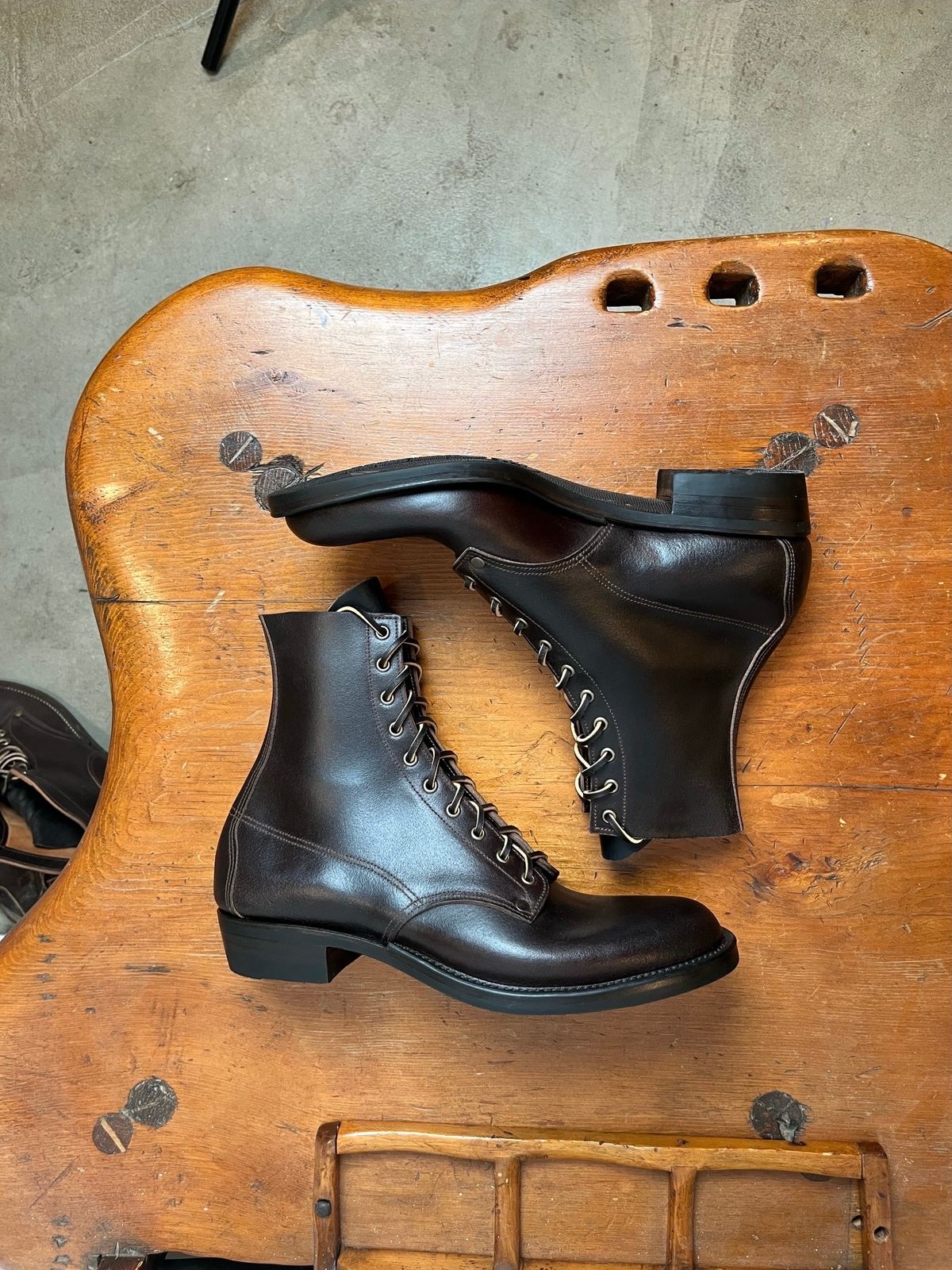 Photo by Behethan on October 1, 2024 of the NF Bootmaker Belmont Boot in Horween Brown Courtland Chromexcel.