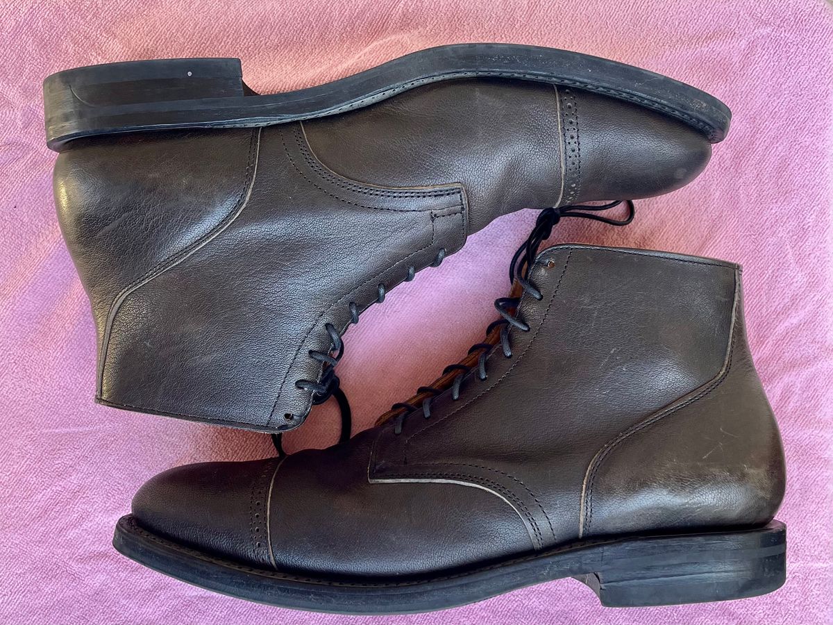 Photo by grantsyourguy on November 9, 2023 of the Viberg Service Boot BCT in Black Camel.