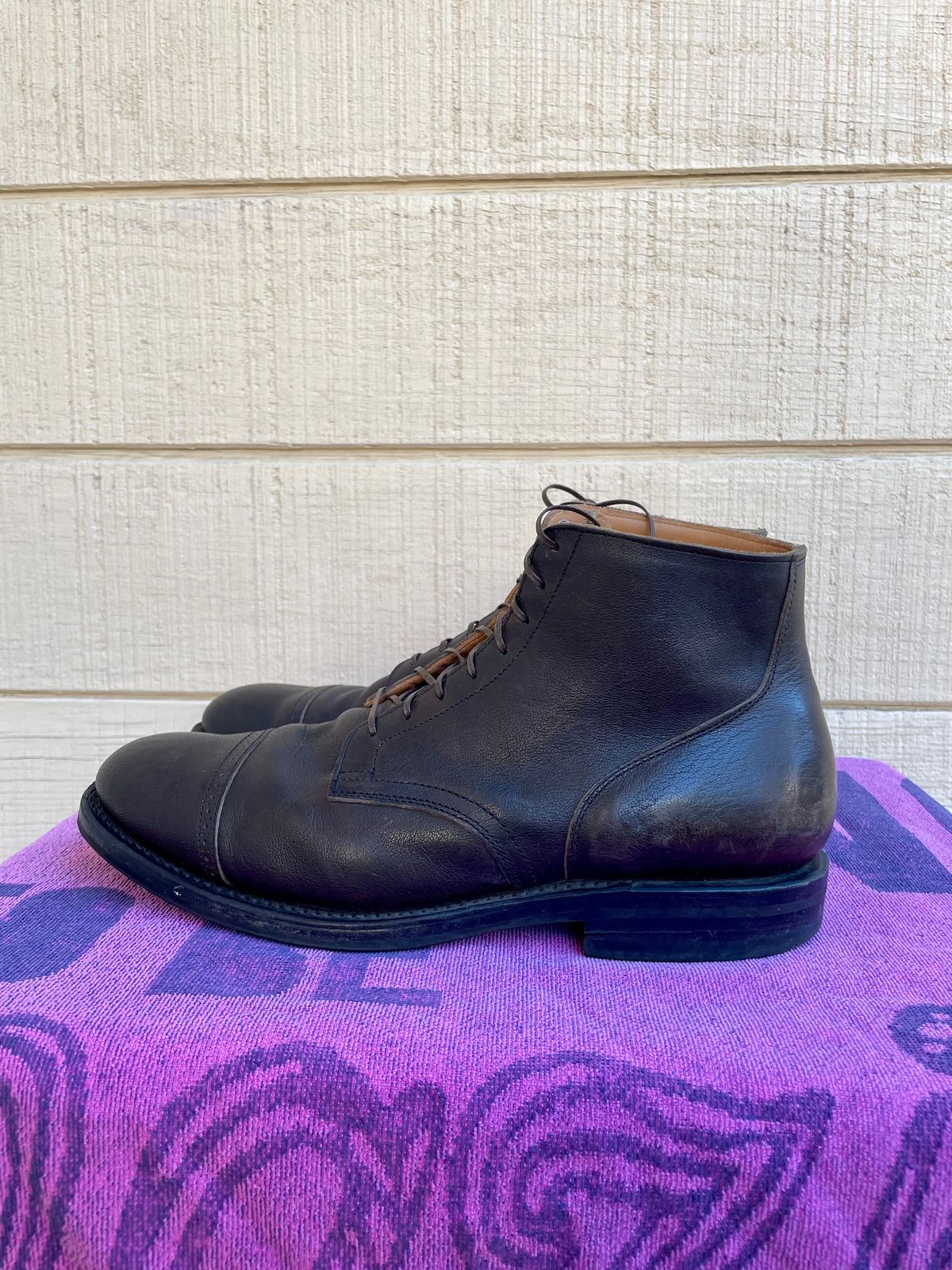 Photo by grantsyourguy on December 5, 2023 of the Viberg Service Boot BCT in Black Camel.