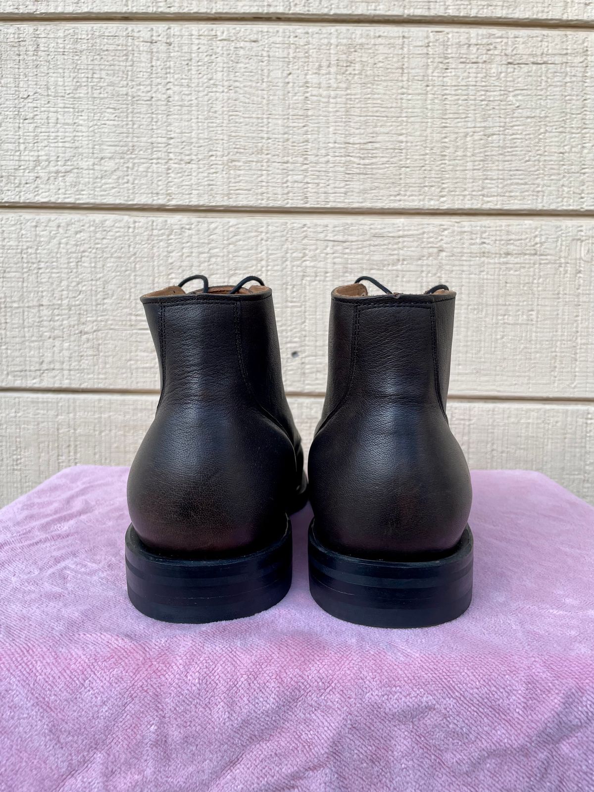 Photo by grantsyourguy on October 11, 2023 of the Viberg Service Boot BCT in Black Camel.