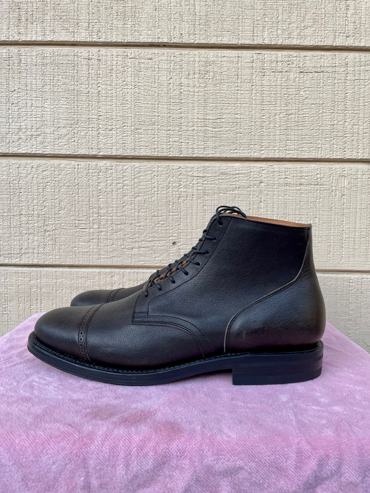 Photo by grantsyourguy on October 11, 2023 of the Viberg Service Boot BCT in Black Camel.