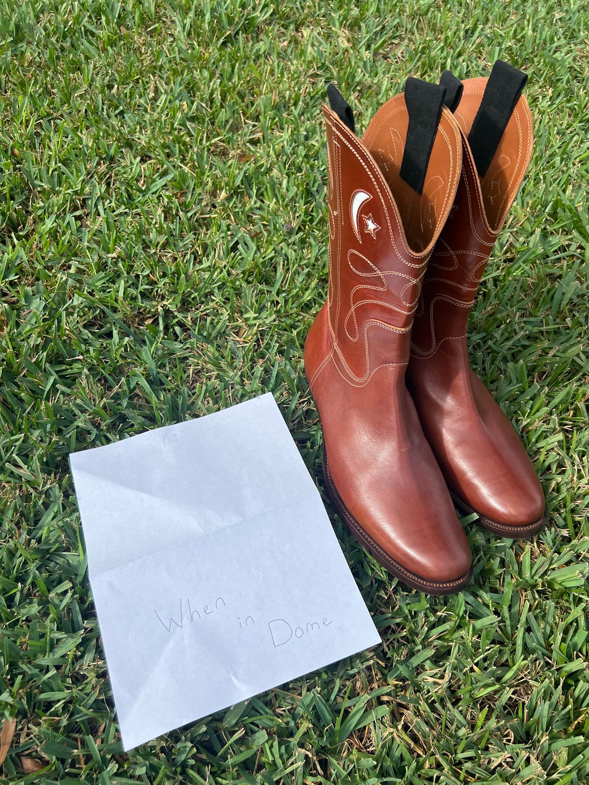 Photo by Thebootbum on November 5, 2024 of the Clinch Cowboy Boots in Brown-Overdyed Horsebutt.