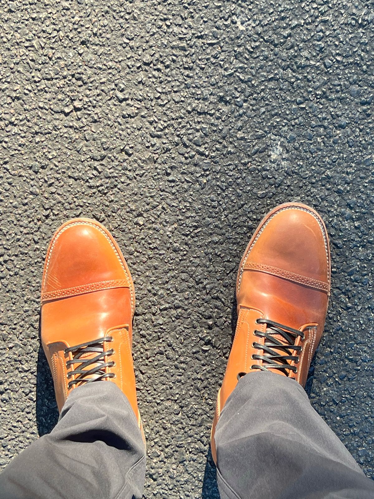 Photo by Thebootbum on November 6, 2022 of the Viberg Service Boot BCT in Horween Natural Shell Cordovan.
