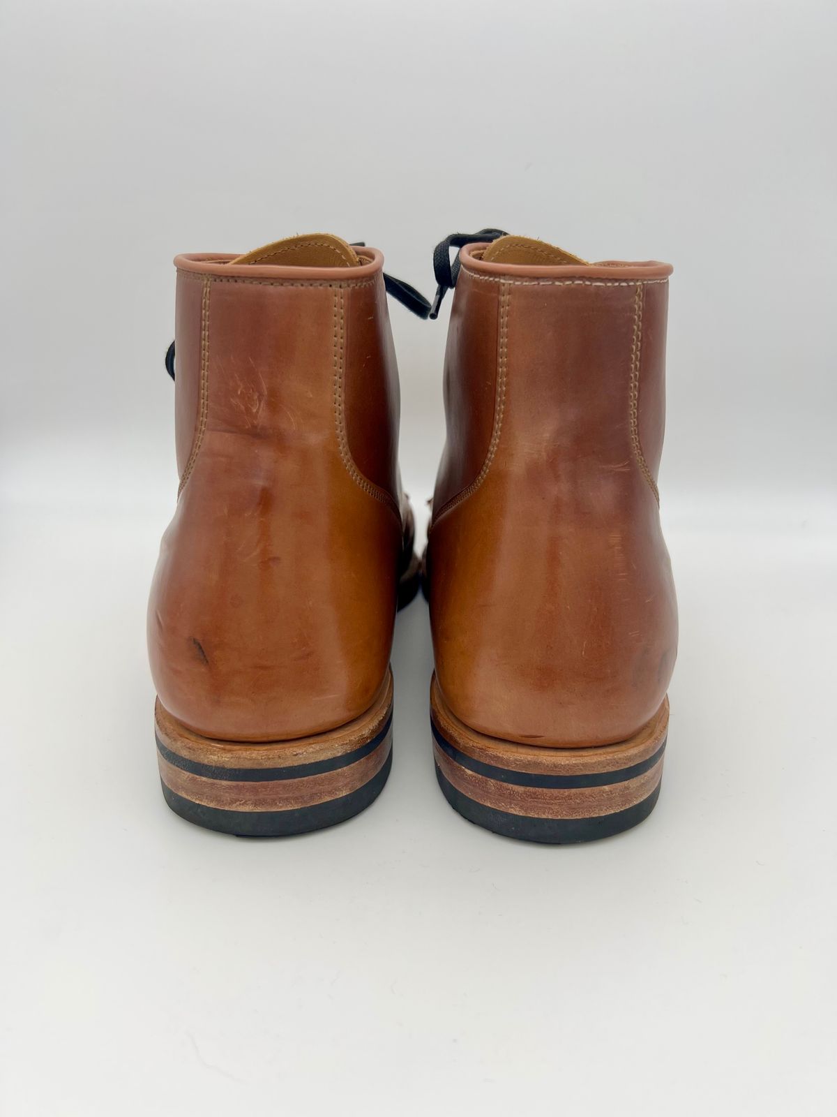 Photo by Thebootbum on November 6, 2022 of the Viberg Service Boot BCT in Horween Natural Shell Cordovan.