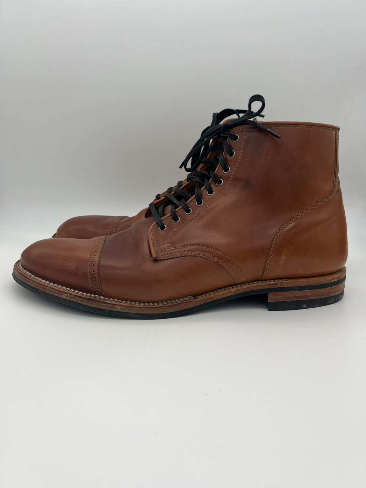 Photo by Thebootbum on December 6, 2022 of the Viberg Service Boot BCT in Horween Natural Shell Cordovan.