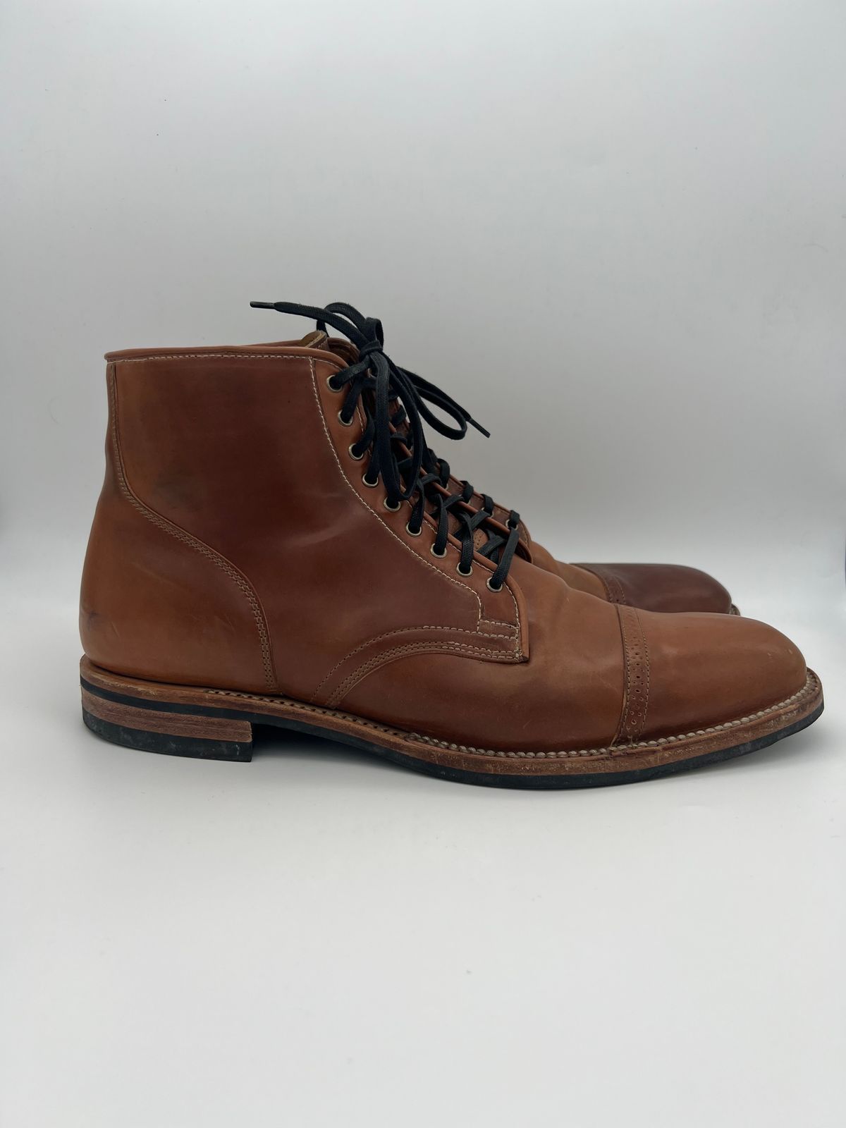 Photo by Thebootbum on December 6, 2022 of the Viberg Service Boot BCT in Horween Natural Shell Cordovan.
