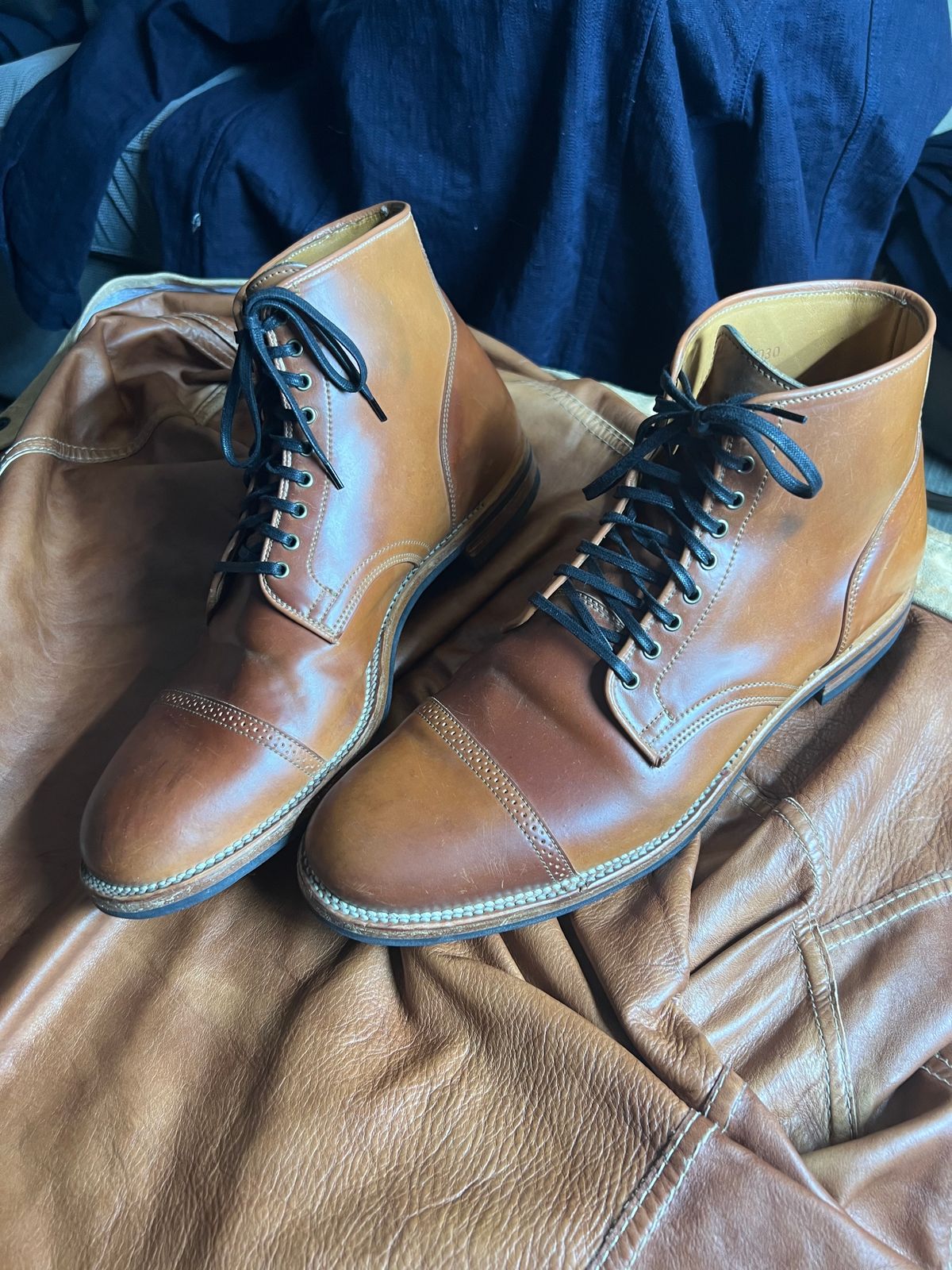 Photo by Thebootbum on January 6, 2023 of the Viberg Service Boot BCT in Horween Natural Shell Cordovan.