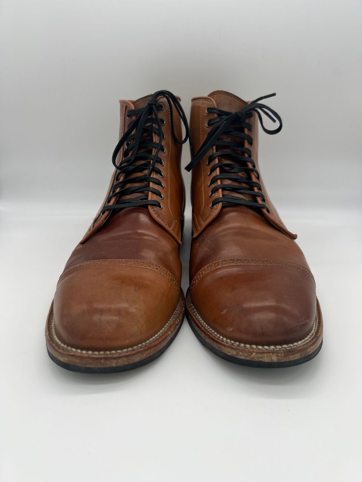 Photo by Thebootbum on January 6, 2023 of the Viberg Service Boot BCT in Horween Natural Shell Cordovan.