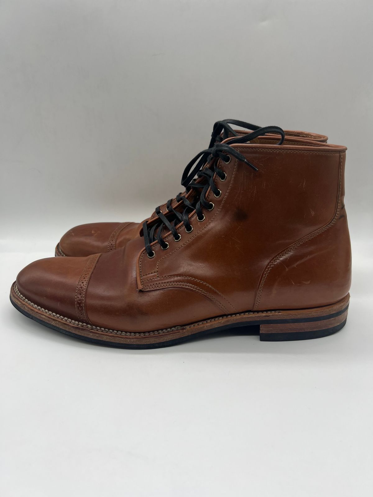 Photo by Thebootbum on February 6, 2023 of the Viberg Service Boot BCT in Horween Natural Shell Cordovan.