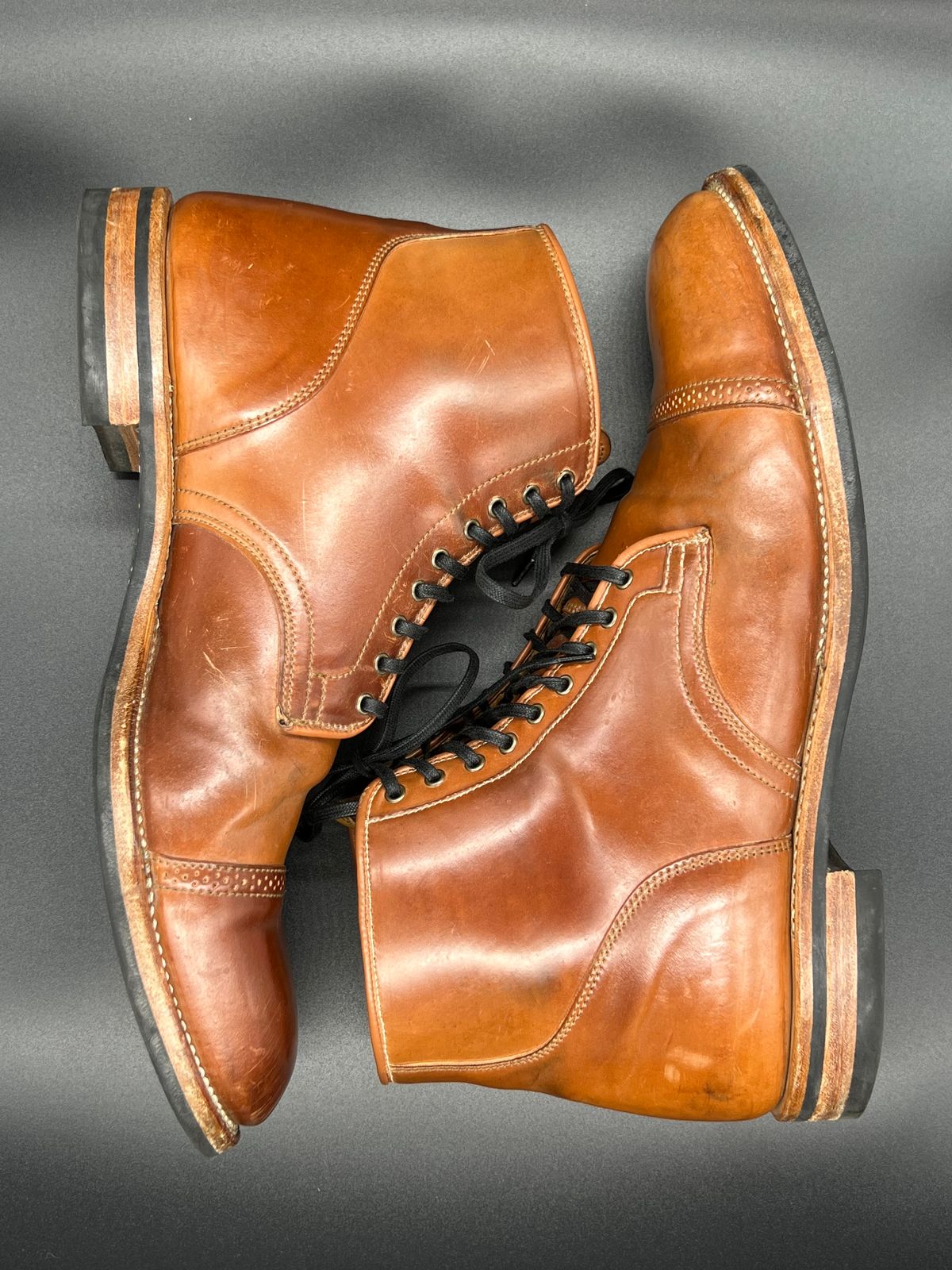 Photo by Thebootbum on March 5, 2023 of the Viberg Service Boot BCT in Horween Natural Shell Cordovan.