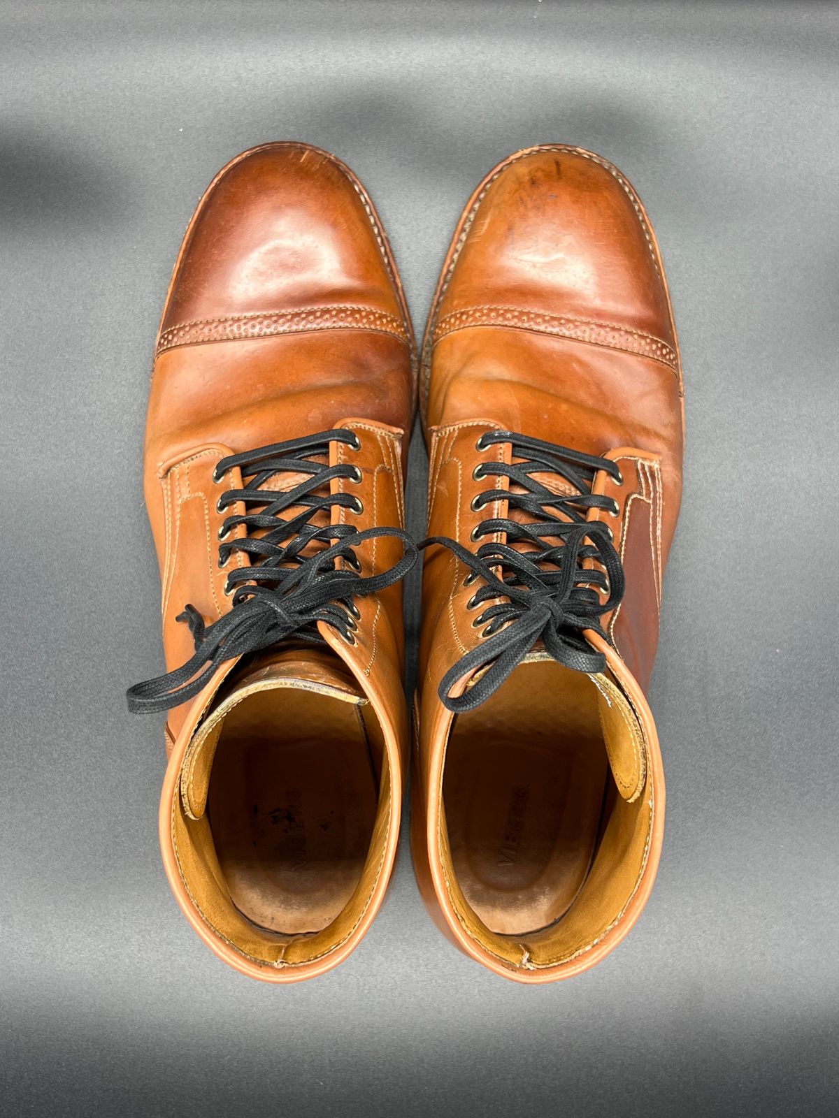 Photo by Thebootbum on March 5, 2023 of the Viberg Service Boot BCT in Horween Natural Shell Cordovan.