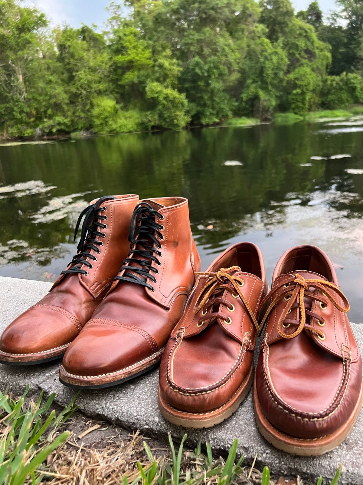 Photo by Thebootbum on April 6, 2023 of the Viberg Service Boot BCT in Horween Natural Shell Cordovan.