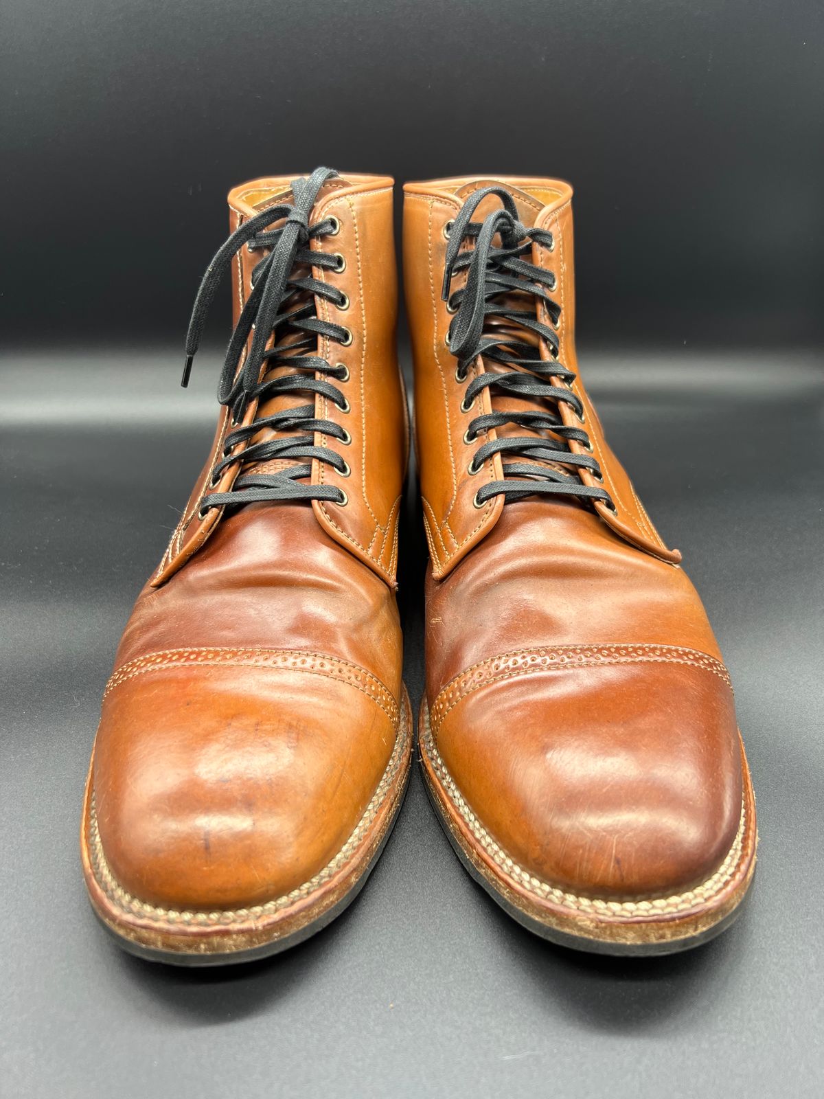 Photo by Thebootbum on April 6, 2023 of the Viberg Service Boot BCT in Horween Natural Shell Cordovan.