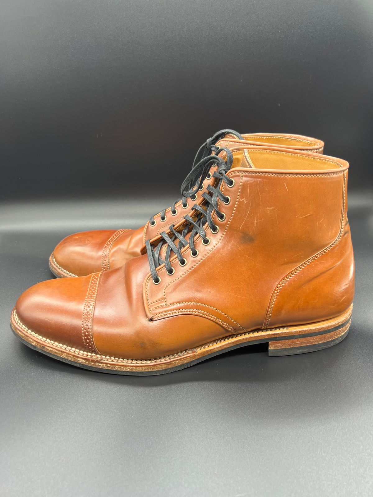 Photo by Thebootbum on April 6, 2023 of the Viberg Service Boot BCT in Horween Natural Shell Cordovan.