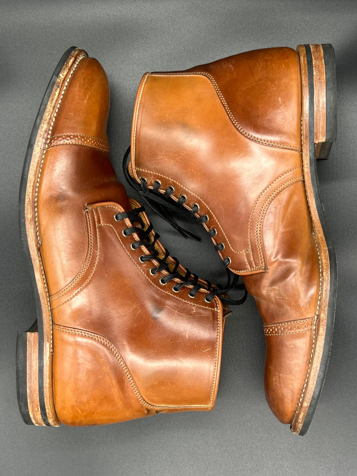 Photo by Thebootbum on April 6, 2023 of the Viberg Service Boot BCT in Horween Natural Shell Cordovan.