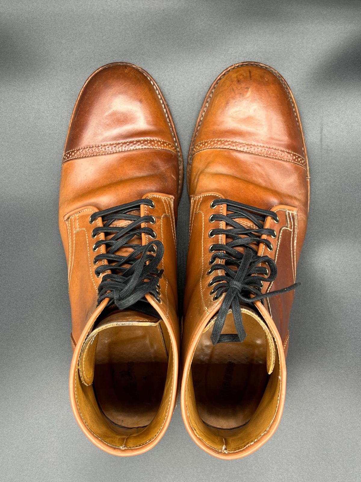 Photo by Thebootbum on April 6, 2023 of the Viberg Service Boot BCT in Horween Natural Shell Cordovan.