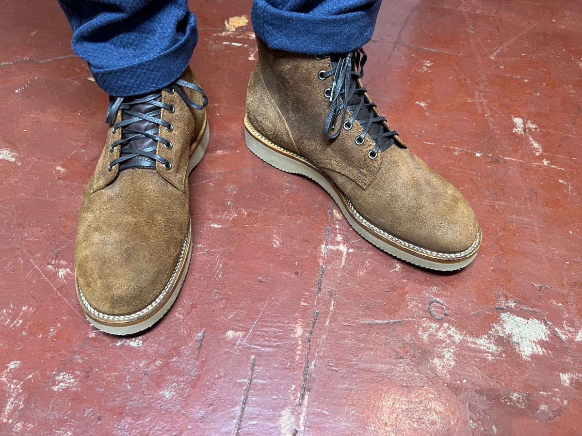 Photo by Thebootbum on October 3, 2023 of the Viberg Service Boot in Seidel Aged Bark Roughout.