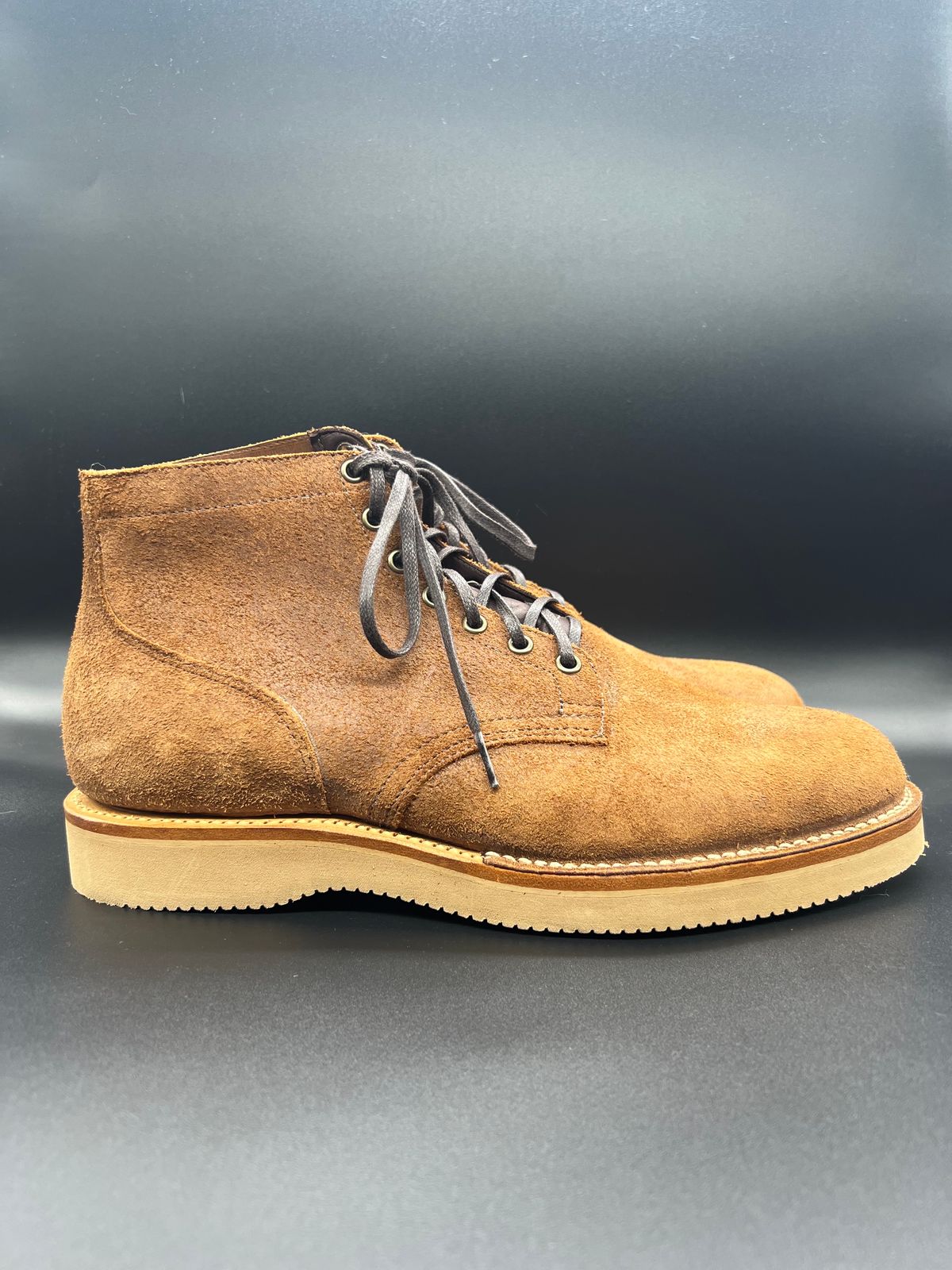 Photo by Thebootbum on October 3, 2023 of the Viberg Service Boot in Seidel Aged Bark Roughout.
